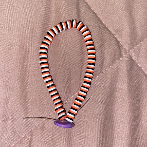 coral black and white bracelet - Picture 2 of 2